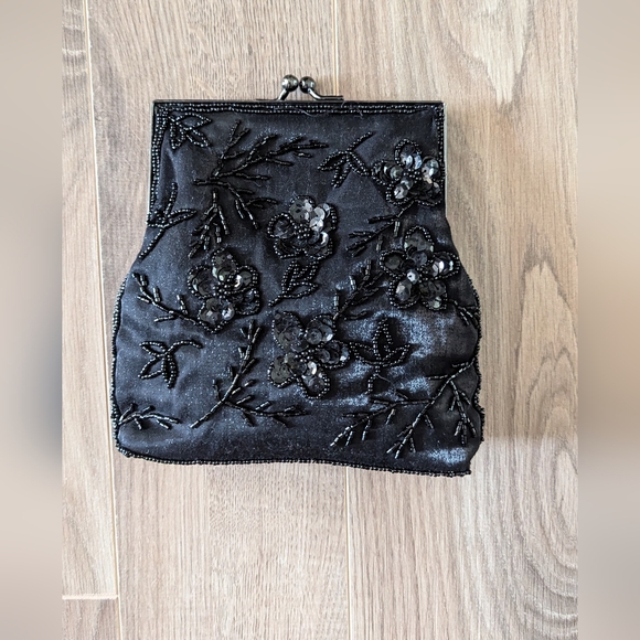Beaded floral black handbag - Picture 2 of 13